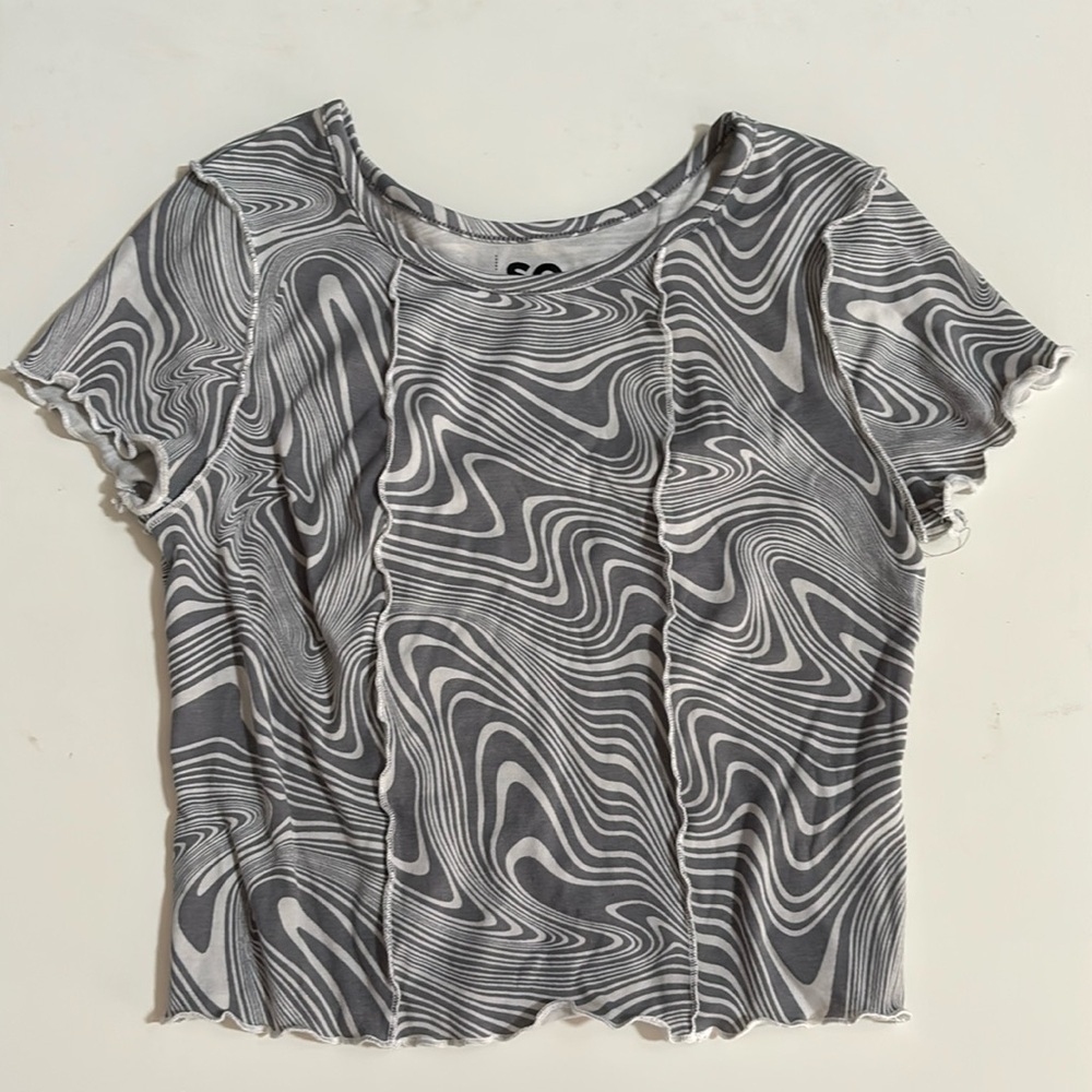 SO Gray Striped Top Size Medium